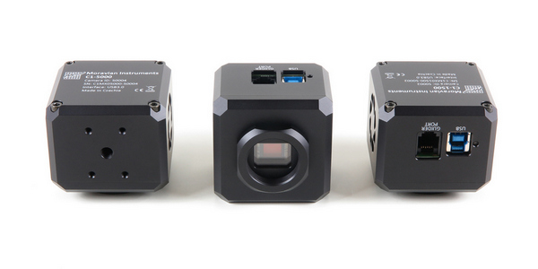 Spodní strana kamery C1 obsahuje standardní 0.25" (stativový) závit a 4 metrické M3 závitové otvory
