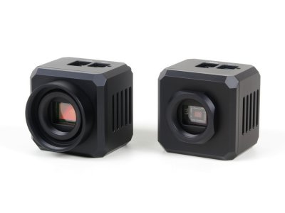 Kamera C1 s T-závitem (M42 × 0,75) (vlevo) a s jednoduchým CS adaptérem (vpravo)