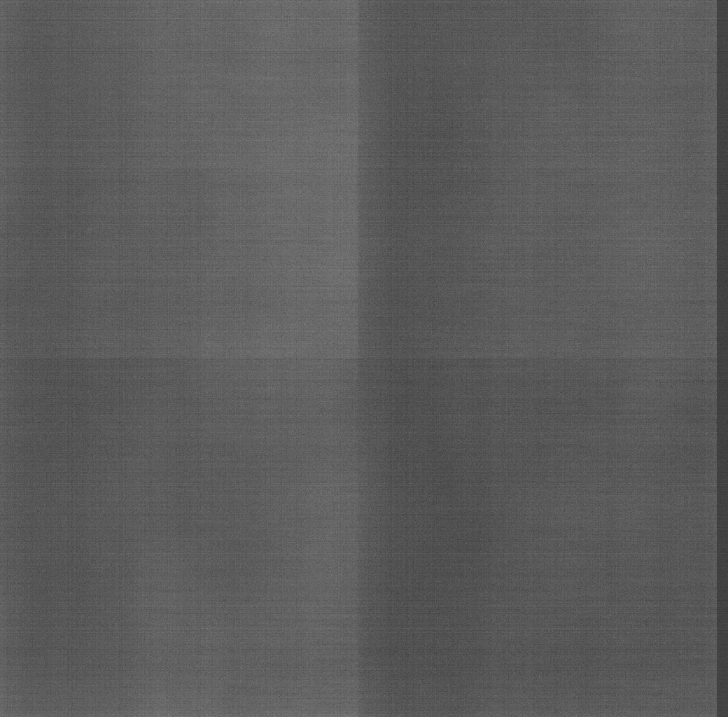 Bias snímek senzoru GSENSE4040, ukazující 4 kvadranty s mírně rozdílnými úrovněmi. Temnější pruh v pravé části je oblast černé reference (overscan area).