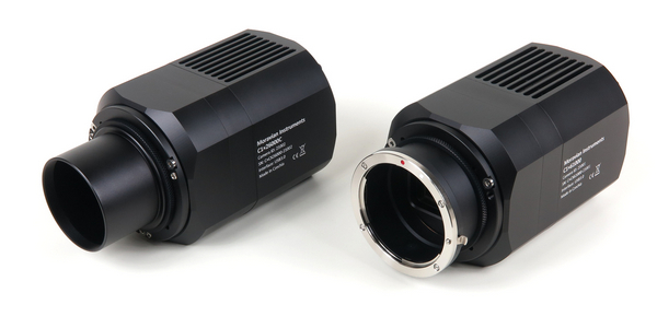 Kamera C1× s adaptérem M48×0.75 (vlevo) a Canon EOS (vpravo)