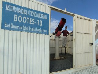 Martin Jelnek uvnit pozorovatelny dalekohledu BOOTES-1B